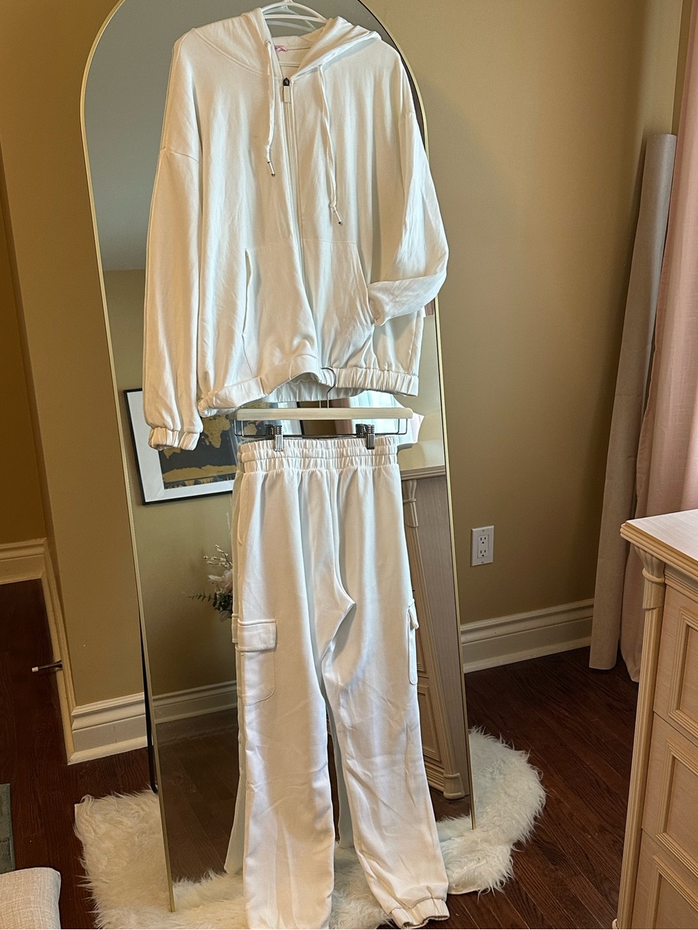 Women's White Hoodie & Cargo Sweatpants Set - Relaxed Loungewear